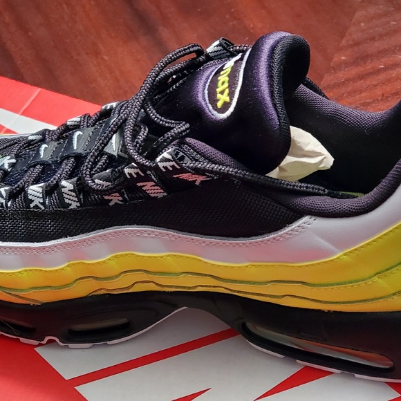 Nike Air Max 95 - Picture 2 of 4